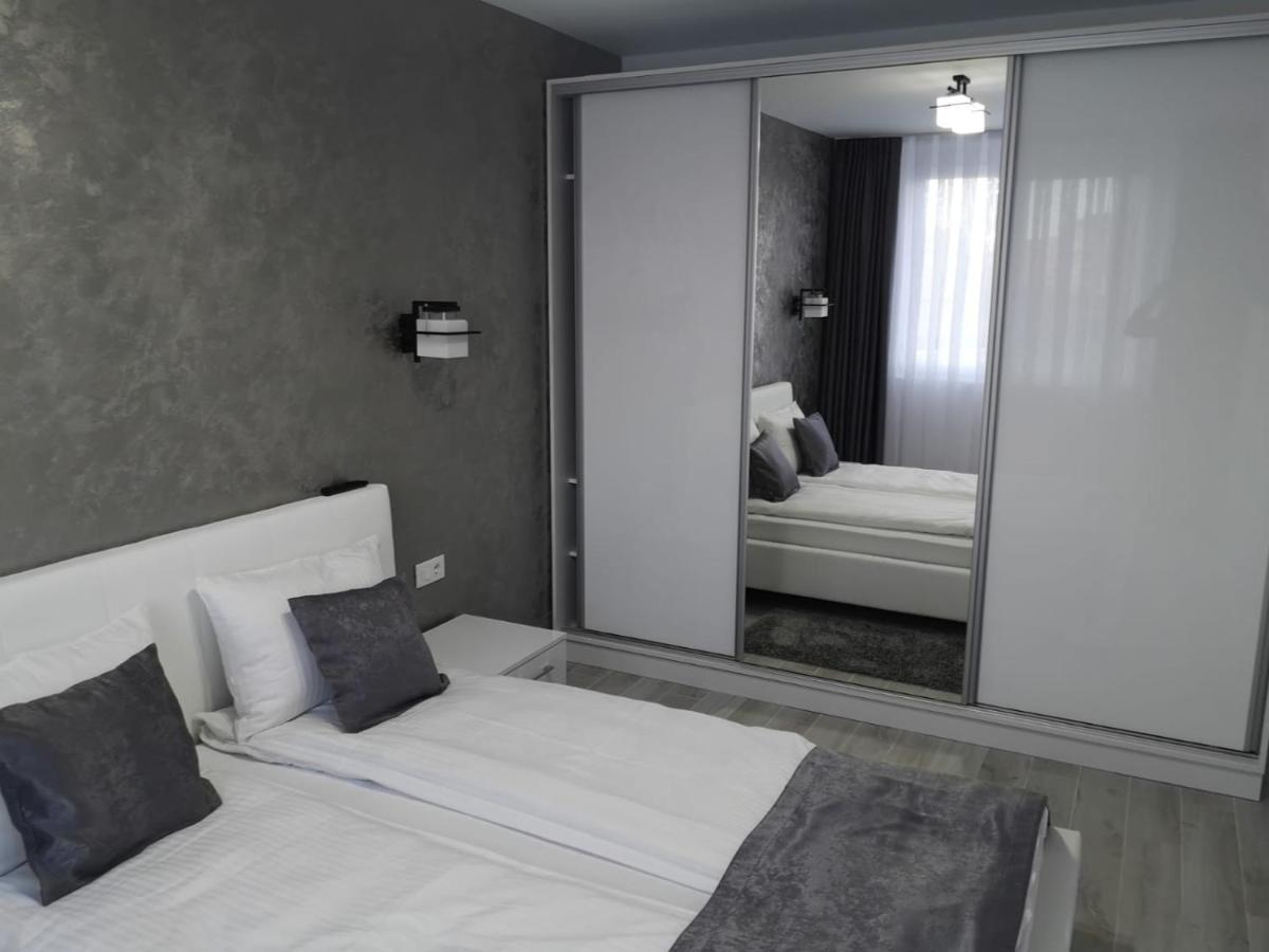 Gala Residence In Oradea Exterior photo